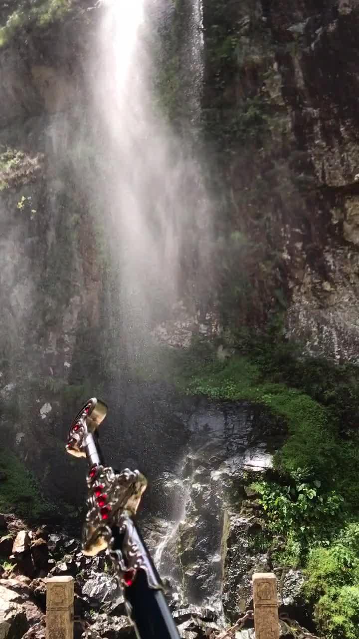 俯下身子狠抓落实  做好做足文旅服务